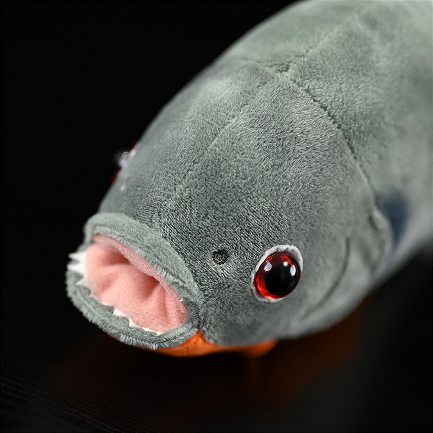 Peluche morbido a forma di pesce piranha