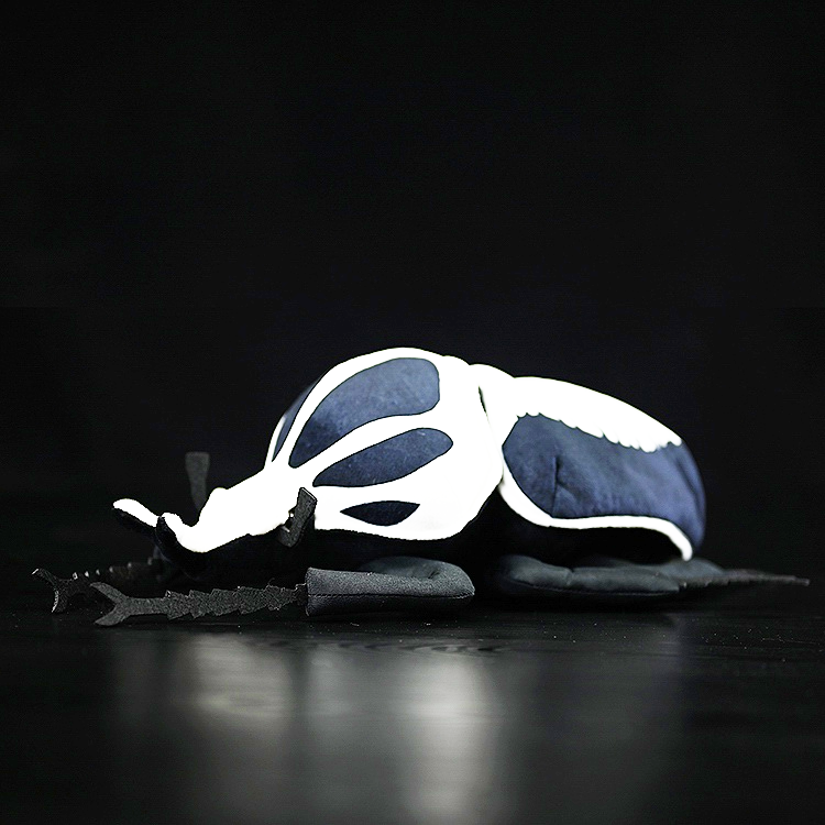 Peluche morbido a forma di scarabeo dei fiori 