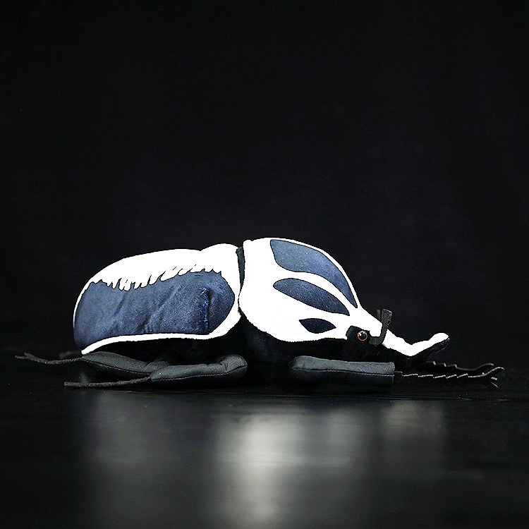 Peluche morbido a forma di scarabeo dei fiori 